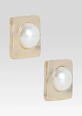 Nikki Pearl Earrings
